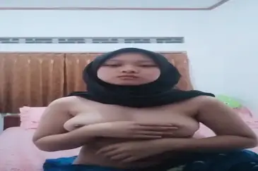 Bokep Indo Jilbab Hitam Cantik Colmek Mendesah