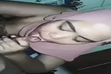 Bokep Jilbab Kerudung Pink Ngulum Rakus