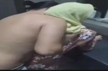 Eksekusi Tante Di Kamar Mandi